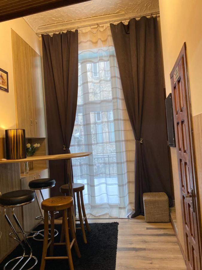 Apartment On Pekarska Street Lviv Buitenkant foto